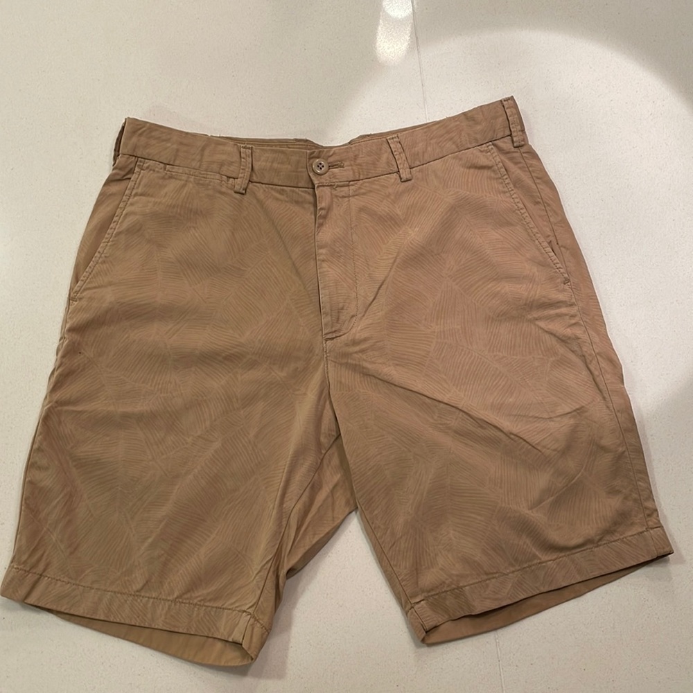 Uniqlo - 30-33 Waist - 9” Inseam